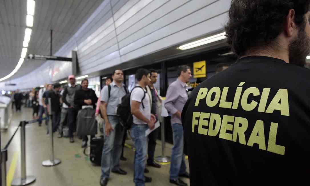 Imagem da notícia Polícia Federal prende passageiro de voo internacional com mais de 2 kg de cocaína