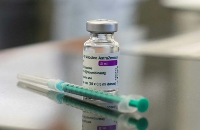 Imagem da notícia China pretende misturar vacinas para aumentar eficácia
