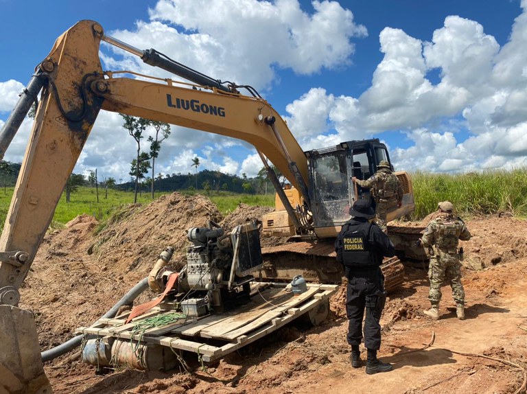 Imagem da notícia PF combate atividade ilegal de garimpo e exploração de mão-de-obra no norte do país