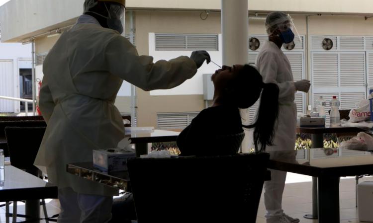 Imagem da notícia Alta de casos de síndrome respiratória registrada pela Fiocruz indica piora da pandemia
