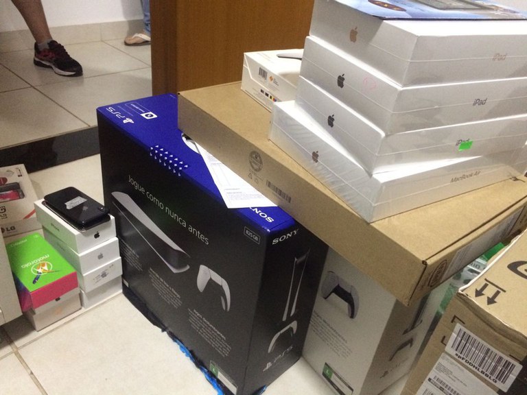 Imagem da notícia PF cumpre mandados contra organização voltada para o contrabando de eletrônicos