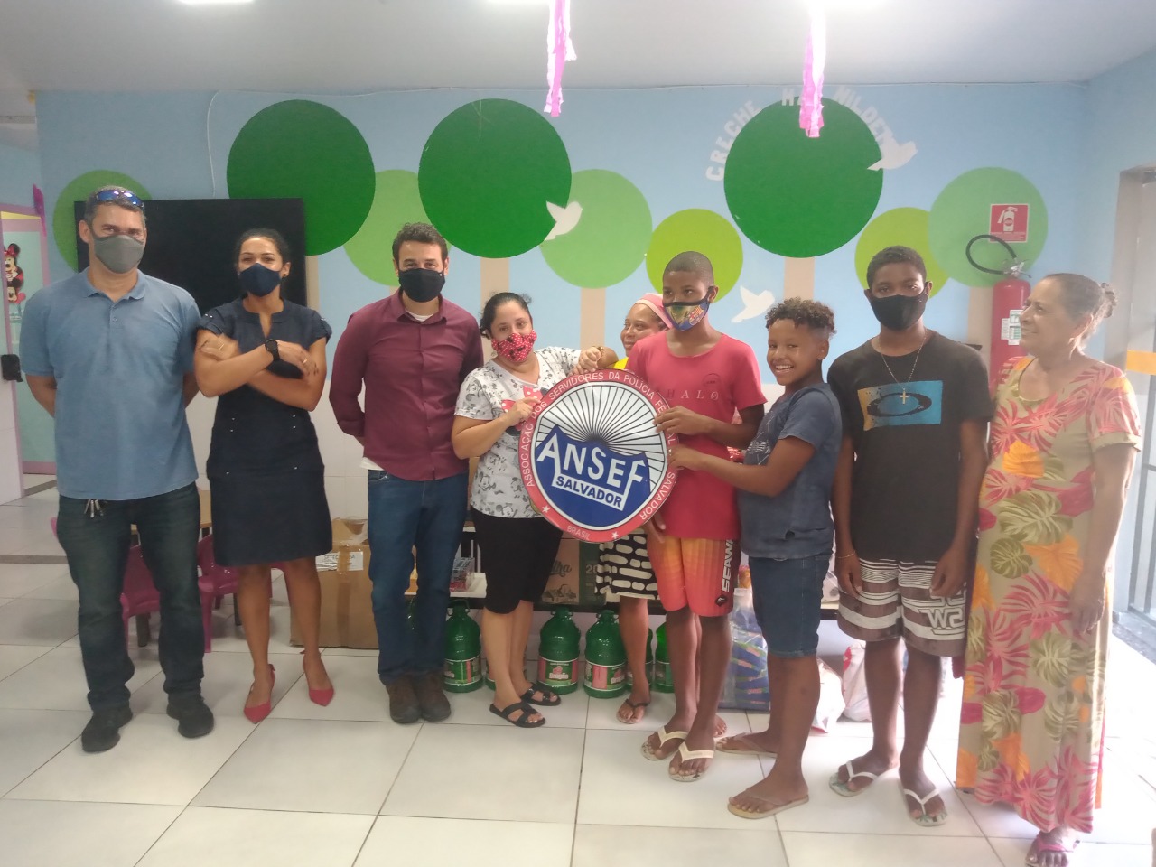Imagem da notícia Campanha especial de Entidades da Polícia Federal na Bahia realiza doação para Creche Escola