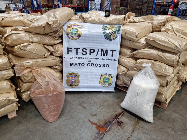 Imagem da notícia Ação conjunta apreende 46 toneladas de agrotóxicos e fertilizantes ilegais