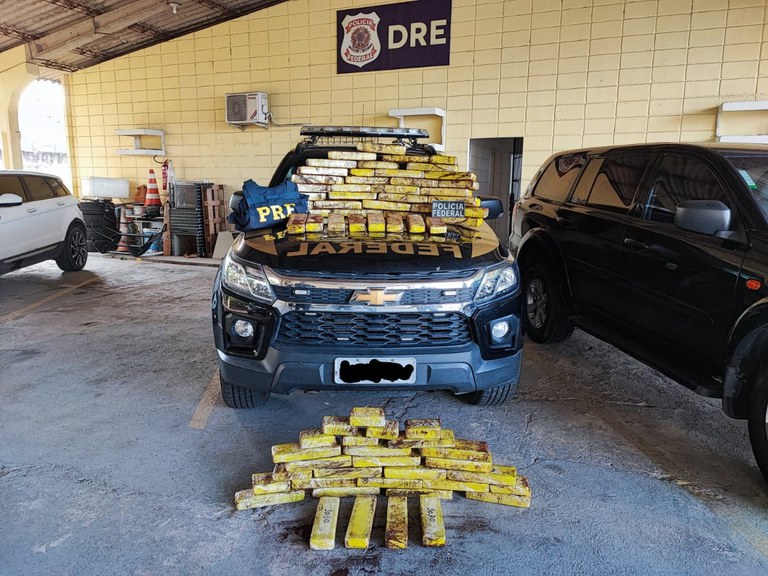 Imagem da notícia Polícia Federal e PRF apreendem mais de 65 kg de cocaína