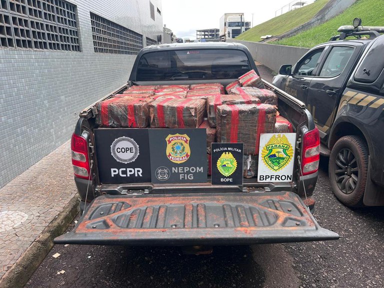 Imagem da notícia PF, BPFRON, COPE e BOPE apreendem 1 tonelada de maconha na fronteira Brasil-Paraguai