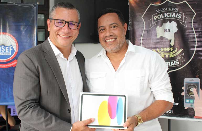 Imagem da notícia Confraternização de Natal da SR é realizada em clima de alegria com a entrega de Cestas Natalinas por parte da ANSEF, SINDIPOL, ADPF e APCF